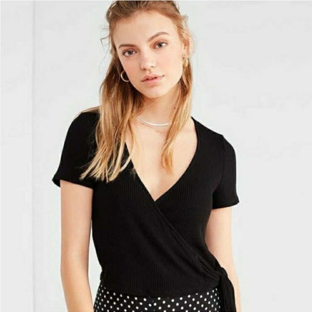 Project Social T x Urban Outfitters Wrap Shirt XS‎